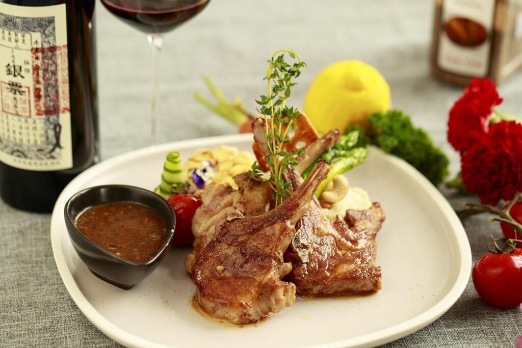 how many branches does zeyejapa hotel have